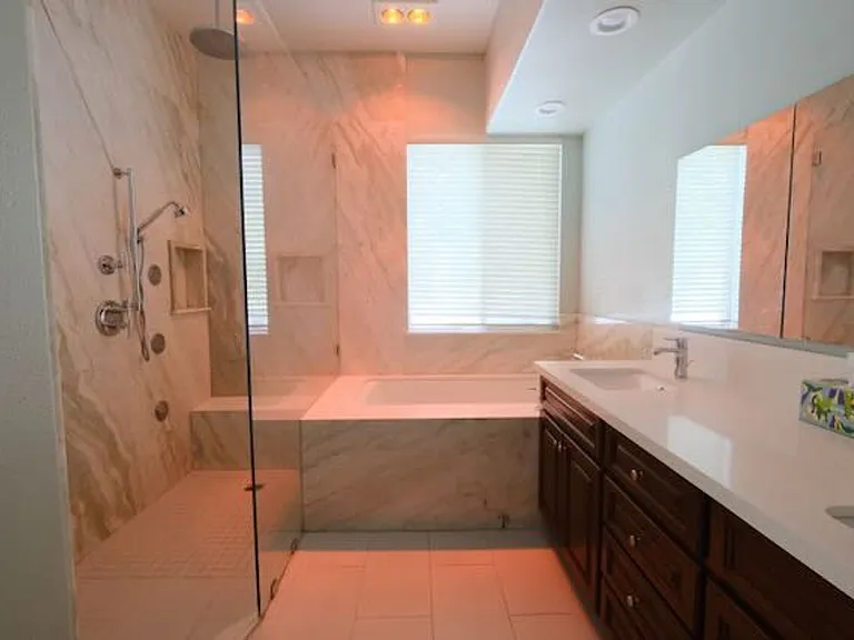 701 Loma Adria — Photo 20