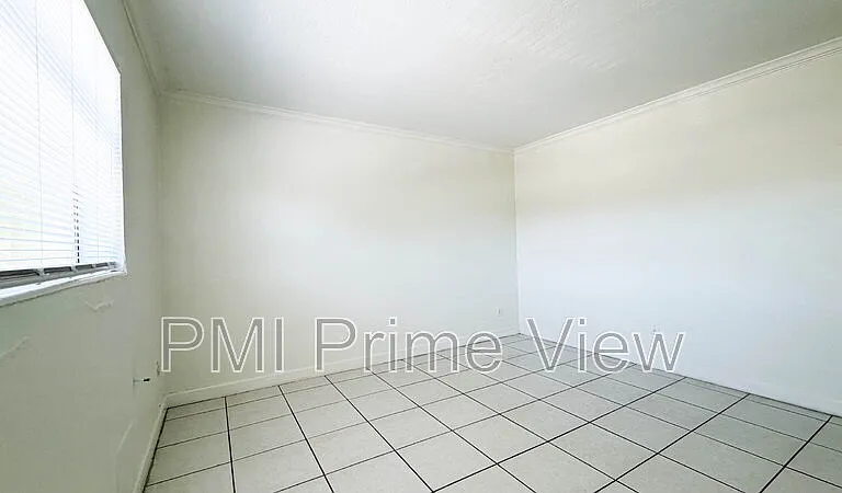 1245 W 24th St #208 — Photo 14