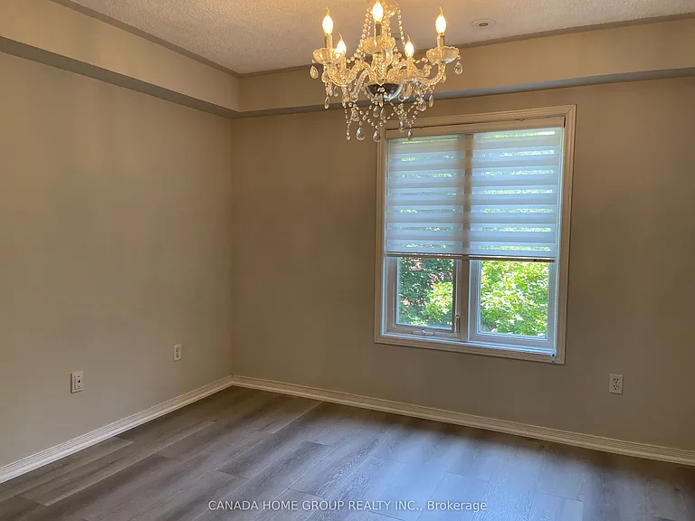 435 Hensall Cir #43 — Photo 7
