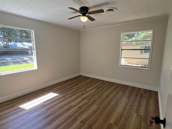 14th image of 208 Wiggins Rd