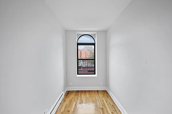 Rented by Oxford Property Group | media 10