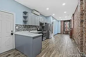 220 East 116th Street — Photo 4