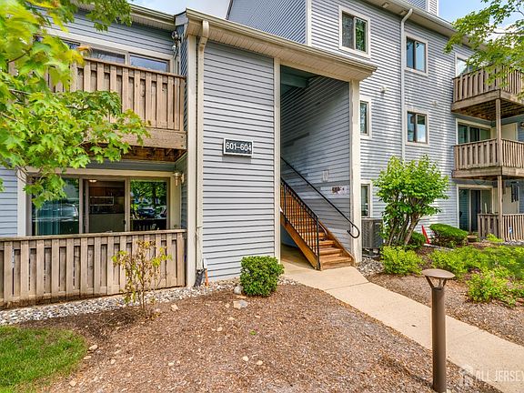 2nd image of 604 Aspen Dr