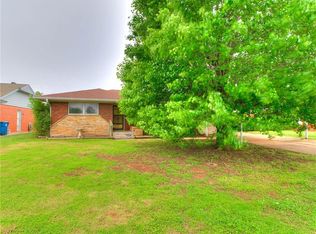 236 W Pratt Dr, Midwest City, OK 73110