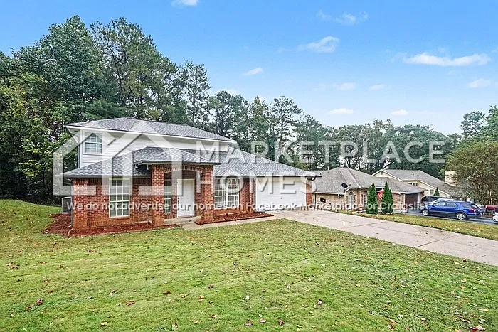 3 bed, 2.5 bath, 2290 sqft, $2,295 — Photo 2