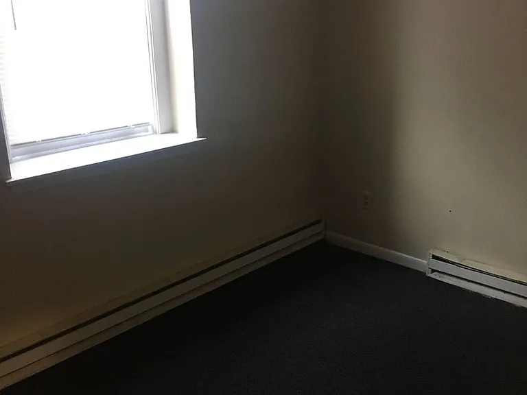 465 North St — Photo 3