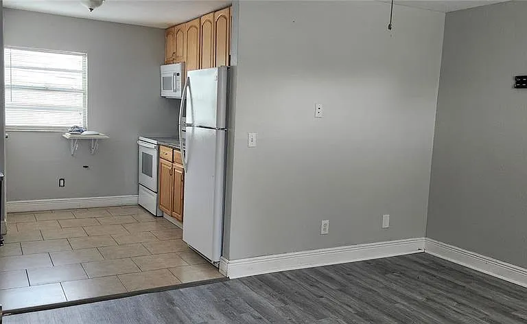 205 W Amelia Ave #A — Photo 15