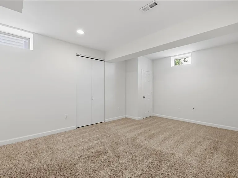 20242 Hidden Creek Ct — Photo 44