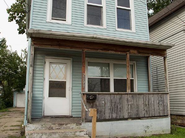 2109 Elm St