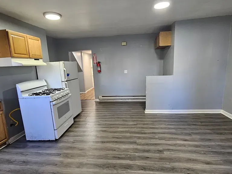 94 N Main St #1 — Photo 1