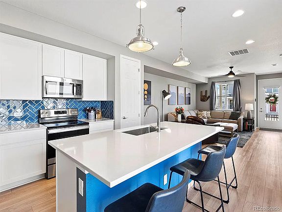 3rd image of 610 S Pitkin Ct