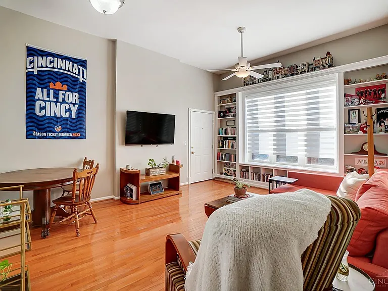 2116 Fulton Ave #13 — Photo 2