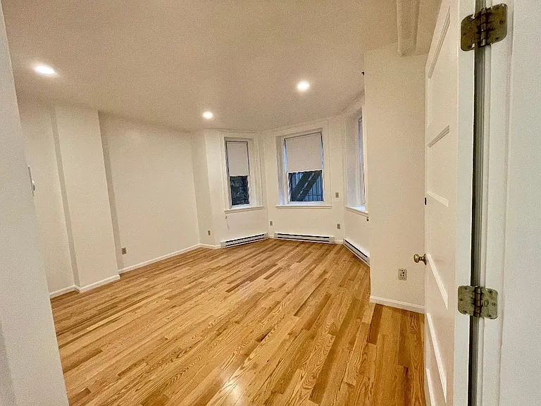 1077 Beacon St #B1 — Photo 1