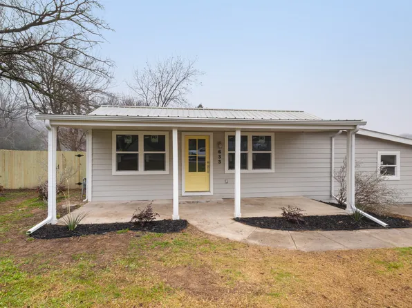 633 E Columbia Dr, Azle, TX 76020