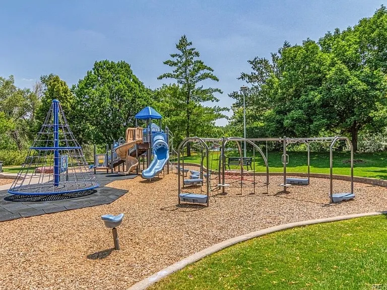 8039 E Phillips Cir — Photo 42