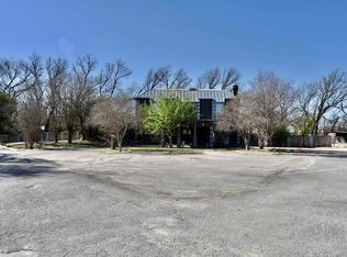 17 Pepper Ln, Del Rio, TX 78840