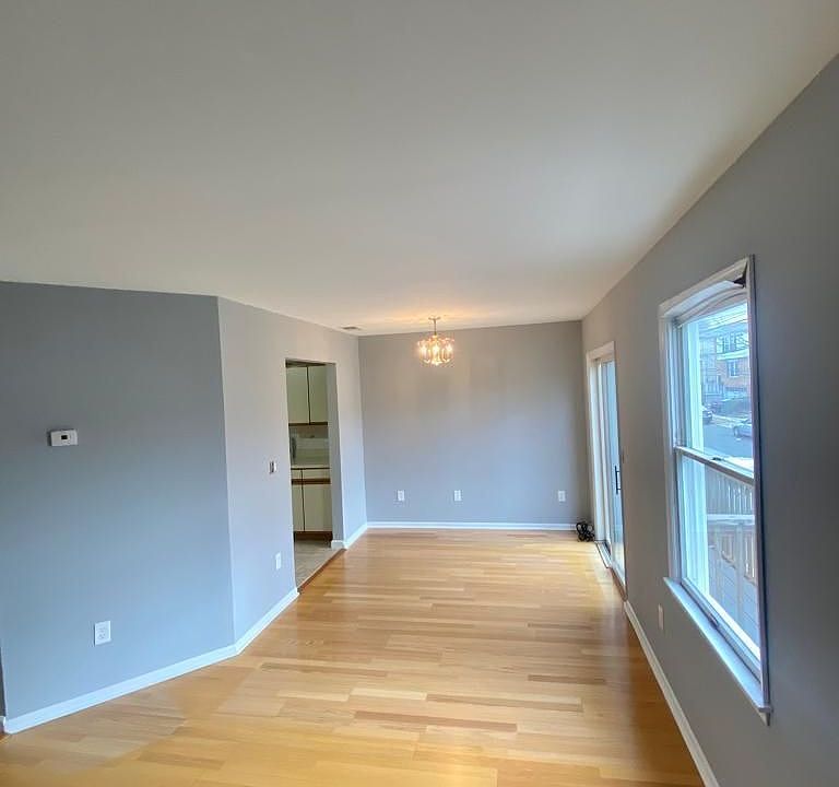 1st image of 483 Forest St APT 11