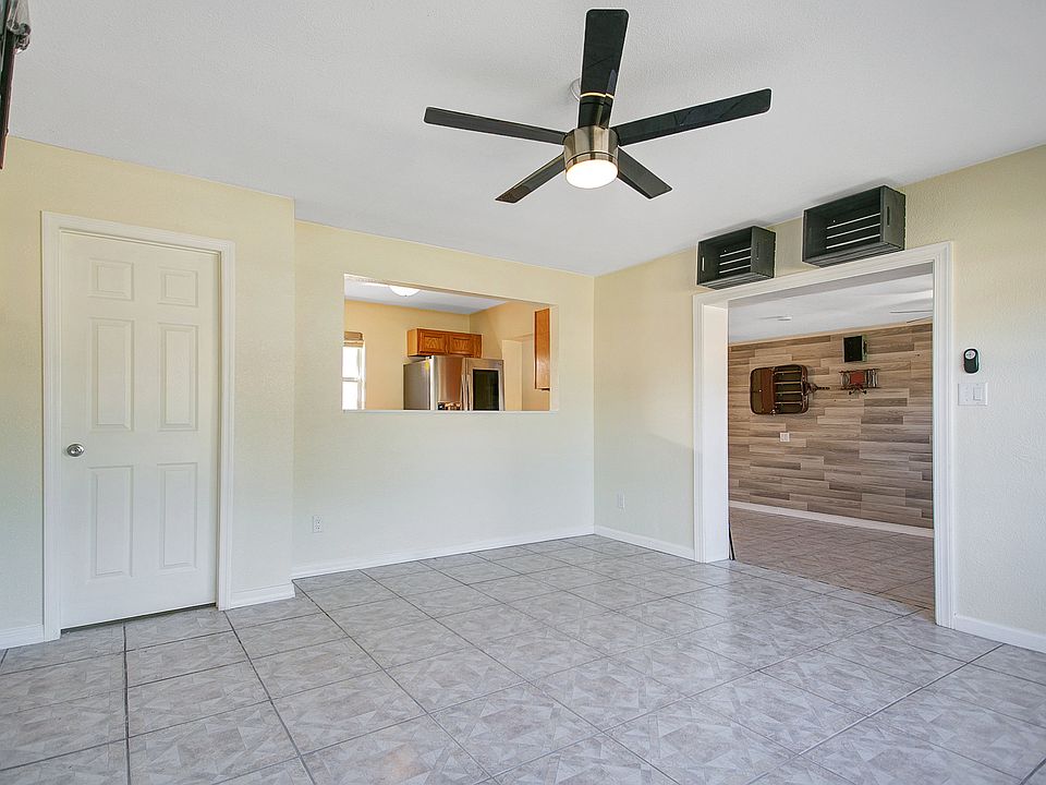 1st image of 18 Areca Dr