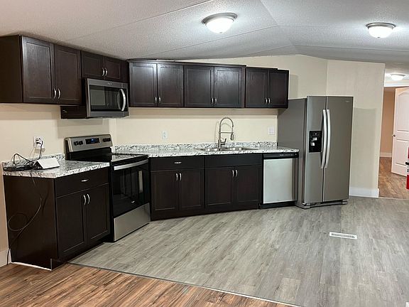 3rd image of 3991 Water Oak Rd