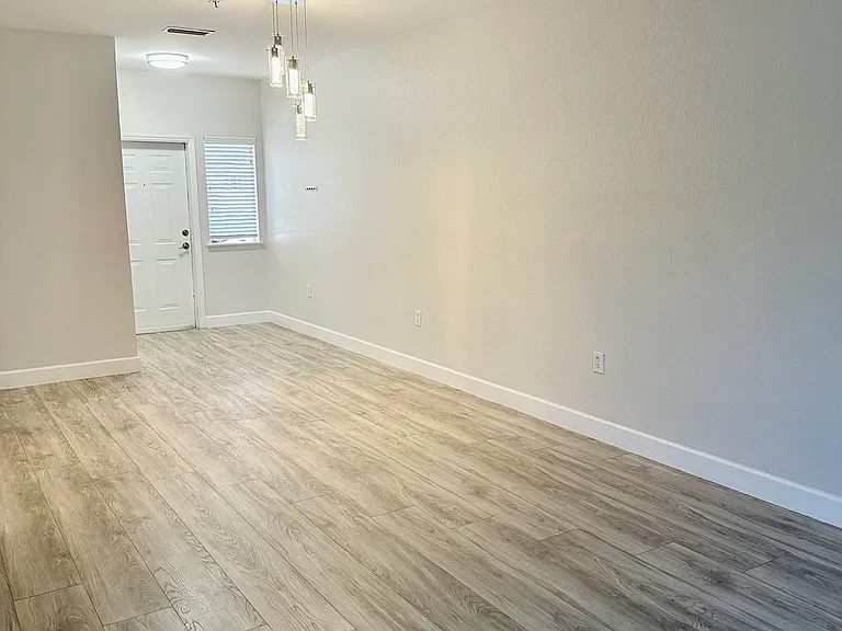 3952 Mediterranea Cir #414 — Photo 3