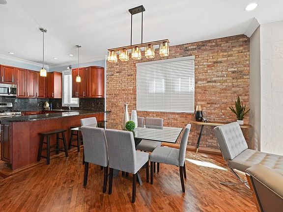 5th image of 1523 W Huron St #1