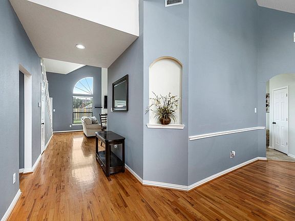 2nd image of 16315 Scotch Hollow Ln
