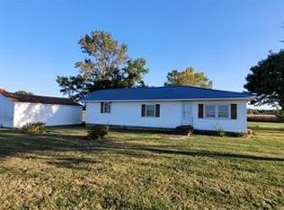 1366 County Road 700 N, Toledo, IL 62468