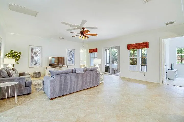 2 bed, 2.5 bath, 2396 sqft, $6,500 — Photo 3
