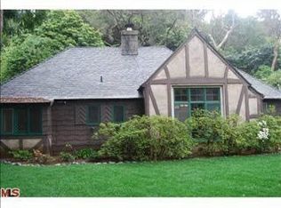 19 Latimer Rd, Santa Monica, CA 90402