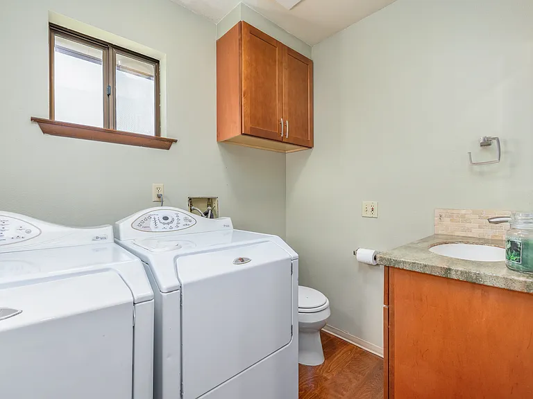 2228 E Roanoke Dr — Photo 21