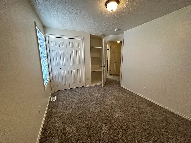 721 E Hawk St — Photo 24