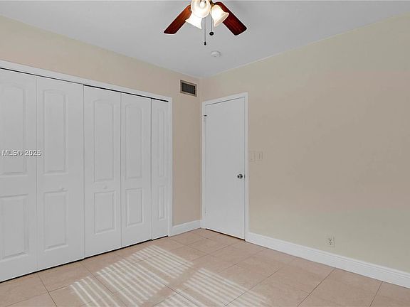 5th image of 13715 Kendale Lakes Cir