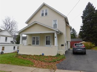 19 Queen St, Lyons, NY 14489