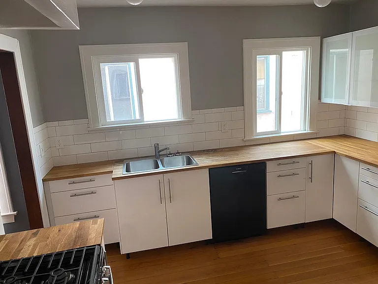 912 1/2 S Mariposa Ave — Photo 13