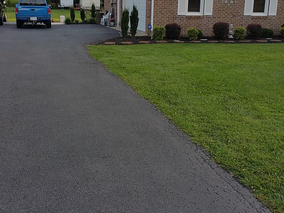 3rd image of 312 Meadowlark Dr
