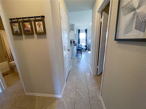 4th image of 216 W Laurel Ave