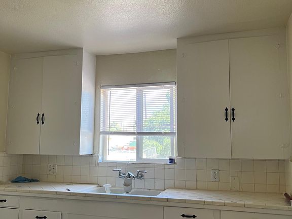 5th image of 44682 Florida Ave
