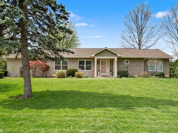 2937 Cliff Rd, Burlington, IA 52601