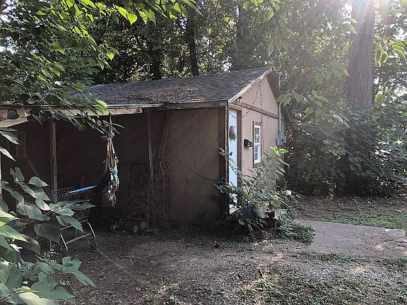 4th image of 613 E 8th Ave