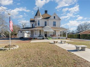 318 Davie Ave, Statesville, NC 28677
