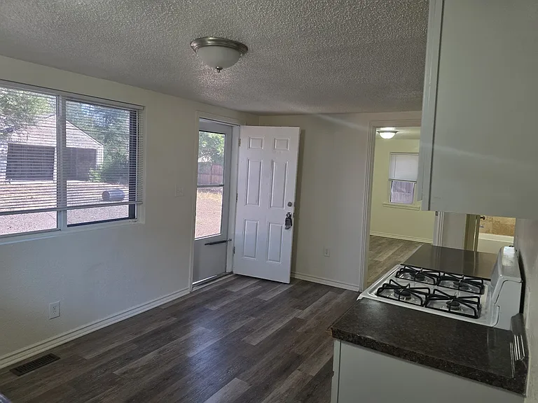 564 S Stuart St — Photo 4