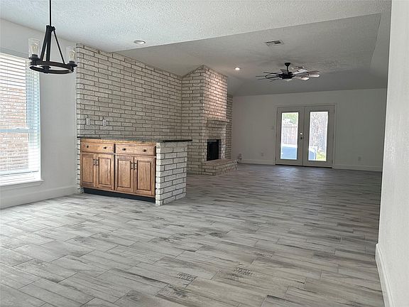 3rd image of 12322 Bexhill Dr