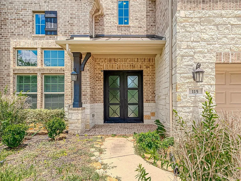115 N Winter Sunrise Cir — Photo 3