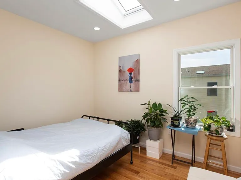 86 Oak St #2 — Photo 8