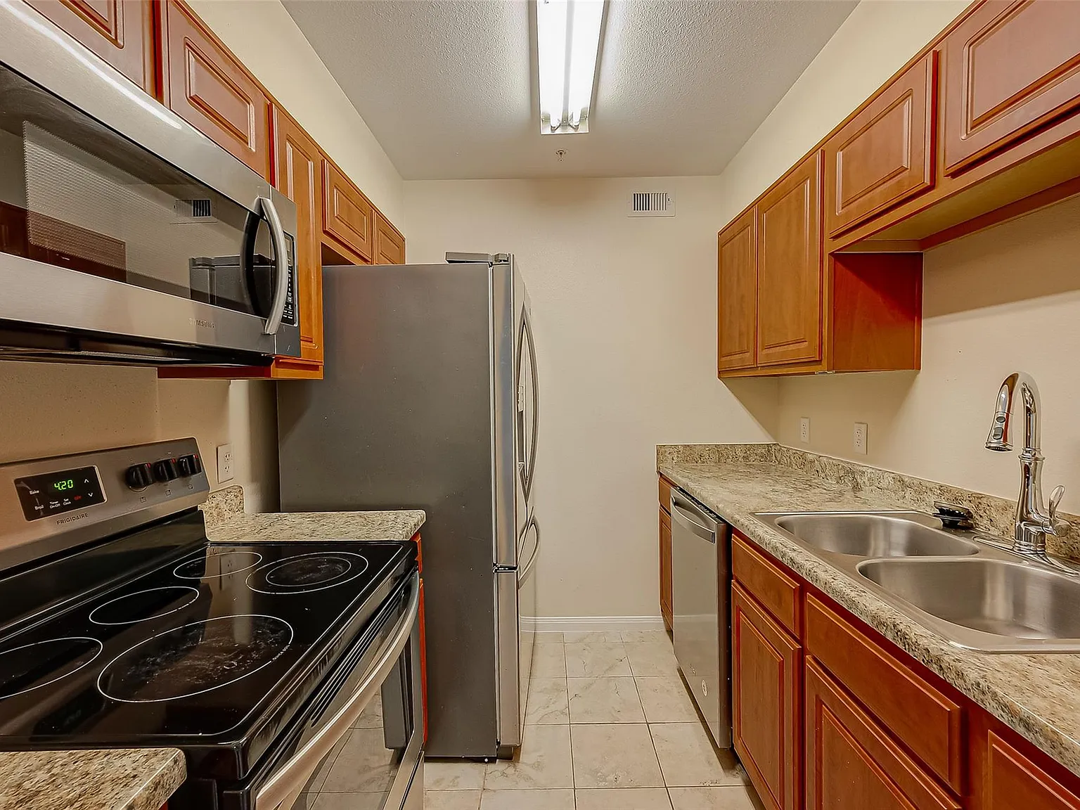 2 bed, 2.0 bath, 1092 sqft, $1,380 — Photo 4