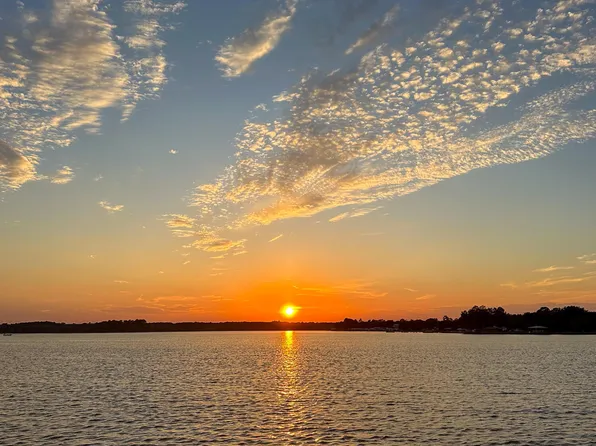 1088 Shore Dr, Manning, SC 29102