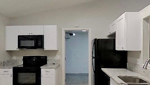 3rd image of 419 Columbia St