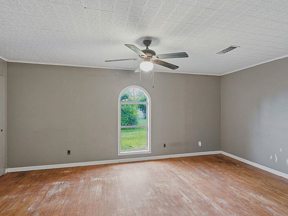 2nd image of 1003 Hickman Dr