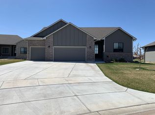 5001 N Athenian St, Wichita, KS 67204