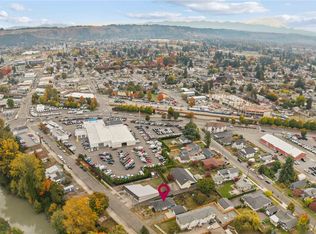 624 W Main St, Sumner, WA 98390